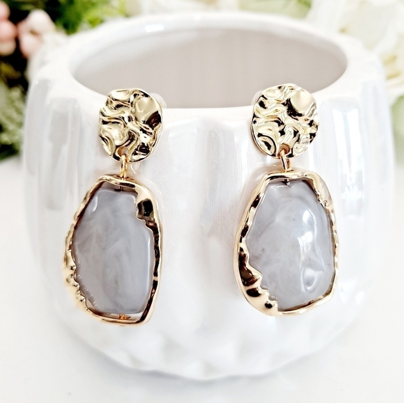 💖 2/$30 Boho Gold grey stone dangle cocktail party formal going out earrings - Picture 4 of 12